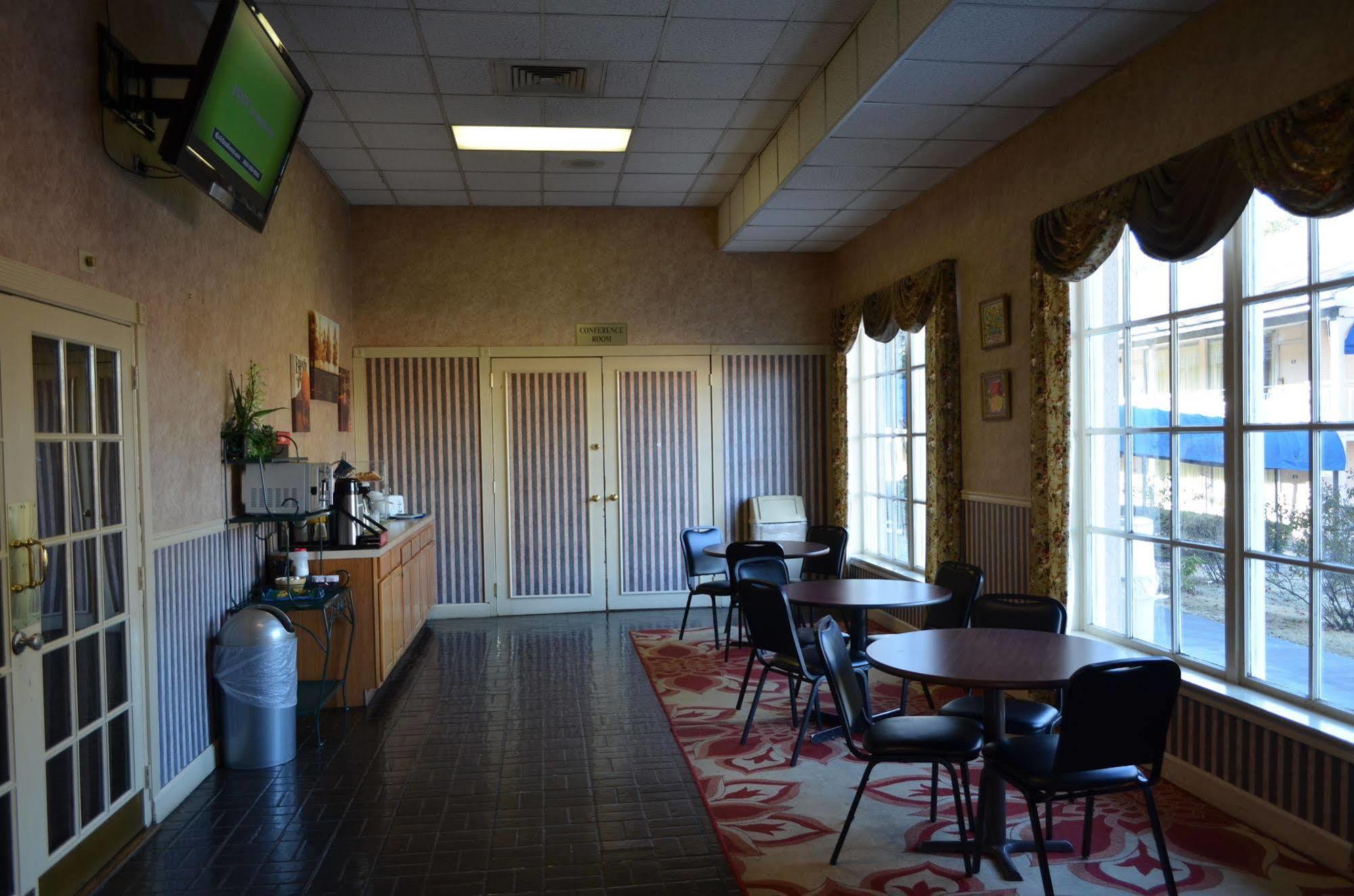 Travel Inn Хомвуд Экстерьер фото